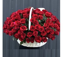 Корзина из 101 розы