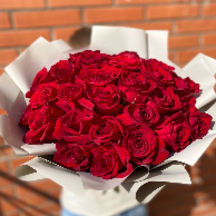 Букет из красных роз